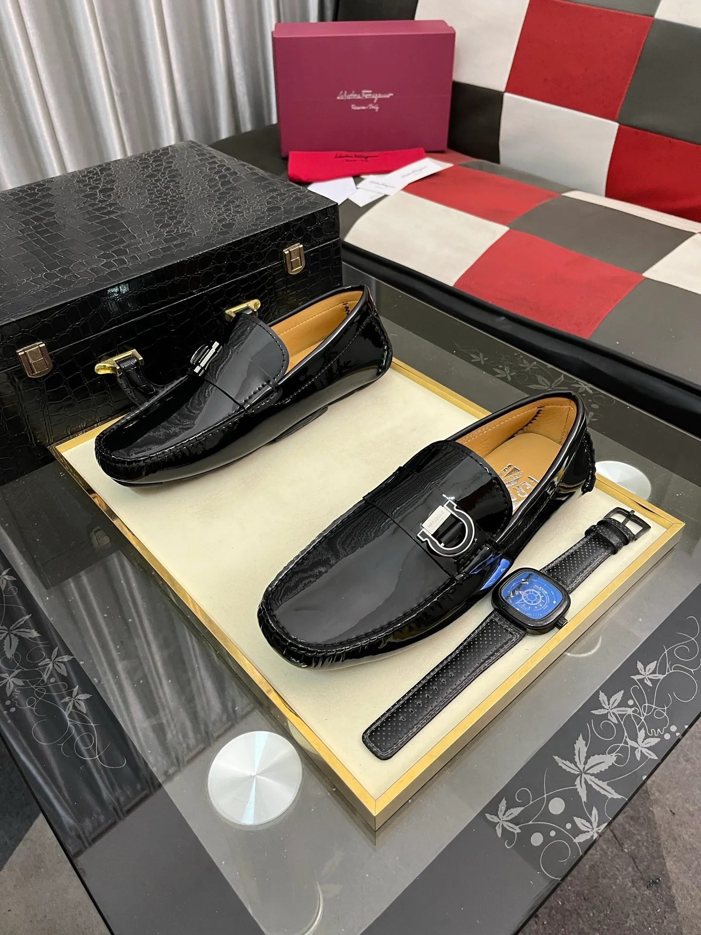 Men's shoes 💰560⌚️⌚️ Ferragamo [Ferragamo] new high-end quality framed shoes. The style is luxurious and elegant, with equal emphasis on practicality and style. We pay special attention to quality and details. The shoe last leather, workmanship and comfort are not inferior! Material: Imported first-layer soft cowhide leather upper ➕Genuine leather lining, code number: 38-446️⃣colors available